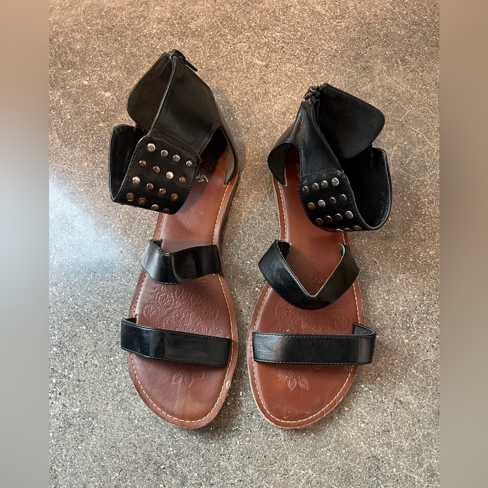 93 Vintage Sandals